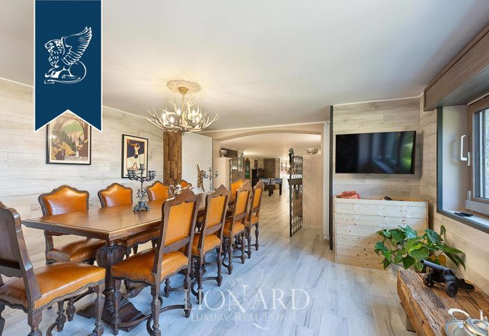 Image No.12-7 Bed Villa for sale