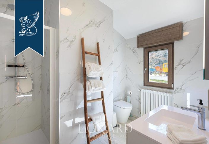 Image No.19-7 Bed Villa for sale