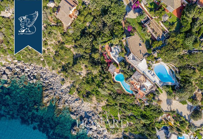 Image No.10-13 Bed Villa for sale