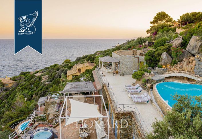 Image No.15-13 Bed Villa for sale