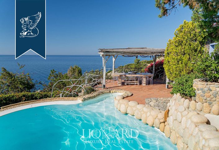 Image No.23-13 Bed Villa for sale