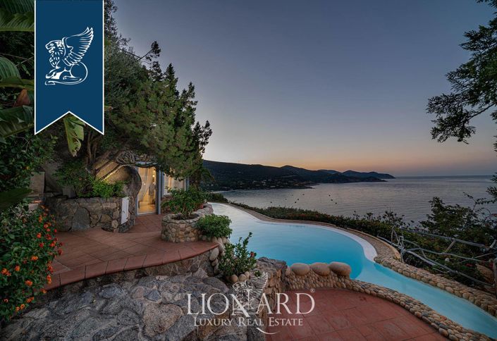 Image No.26-13 Bed Villa for sale