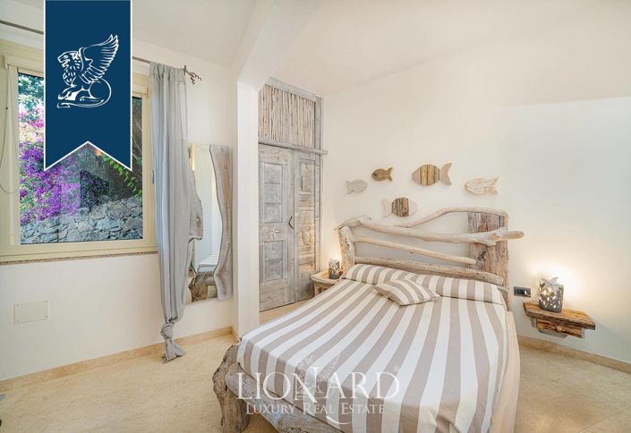 Image No.48-13 Bed Villa for sale