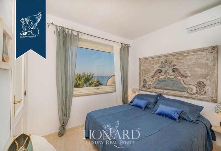 Image No.50-13 Bed Villa for sale