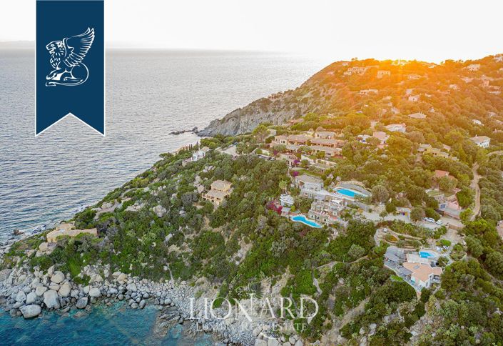 Image No.6-13 Bed Villa for sale