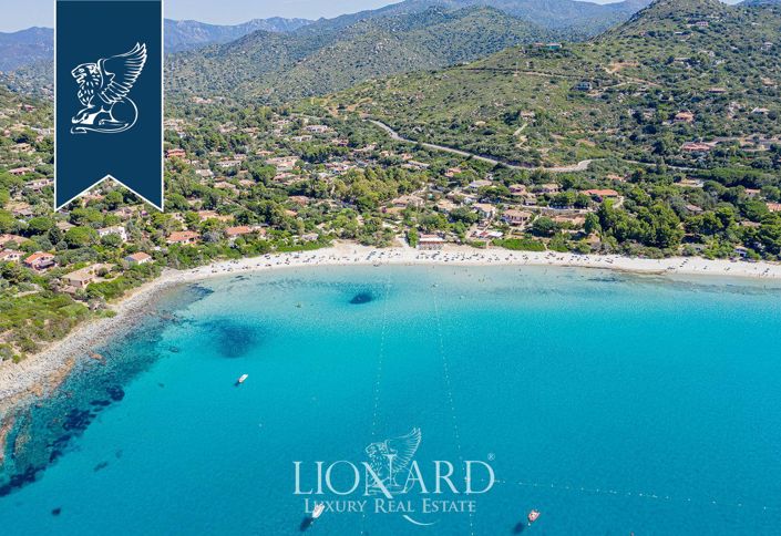 Image No.8-13 Bed Villa for sale