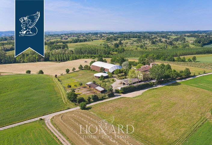 Image No.34-14 Bed Property for sale