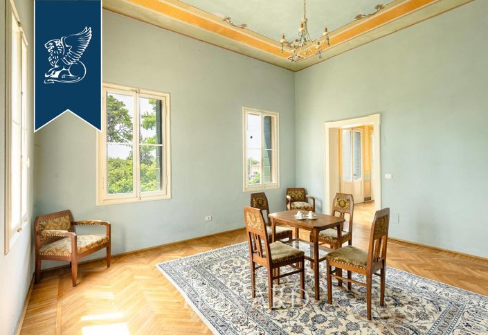 Image No.10-11 Bed Villa for sale