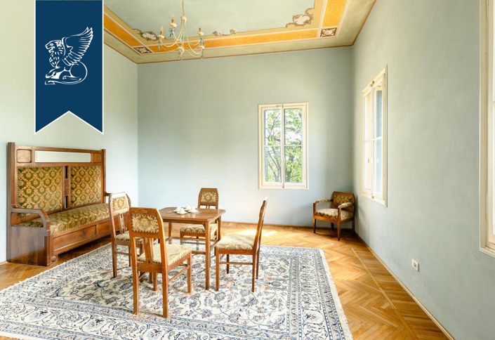 Image No.11-11 Bed Villa for sale