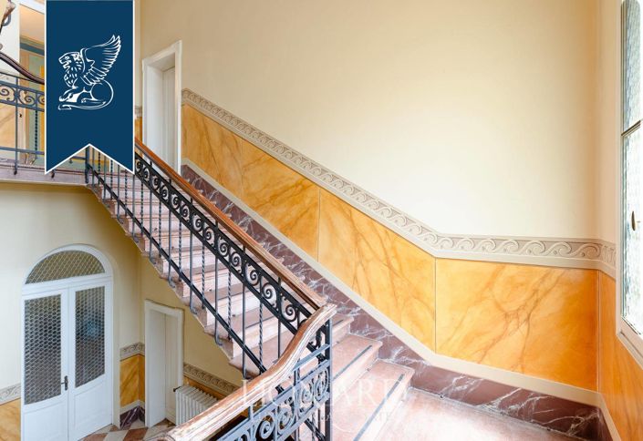 Image No.18-11 Bed Villa for sale