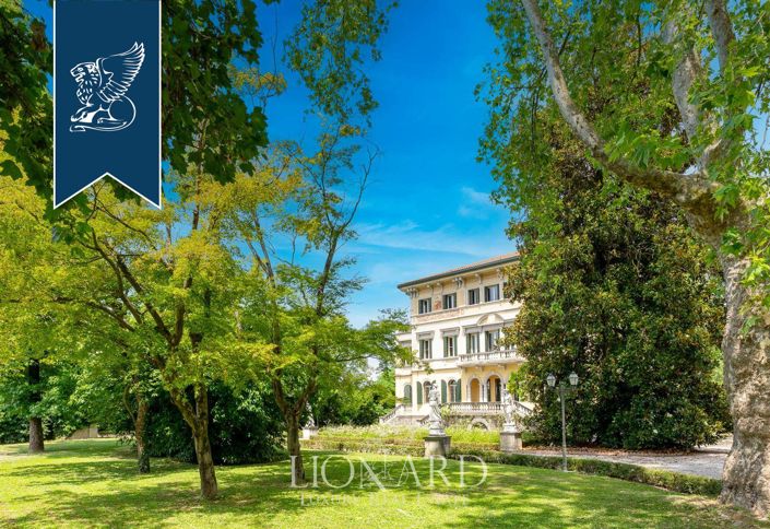 Image No.3-11 Bed Villa for sale