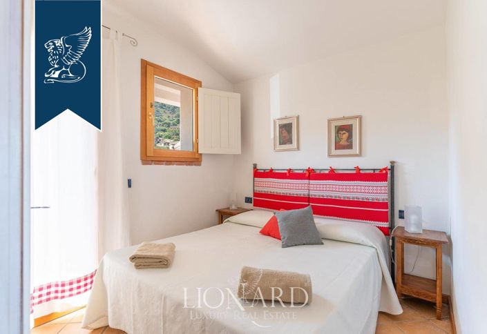 Image No.19-16 Bed Villa for sale