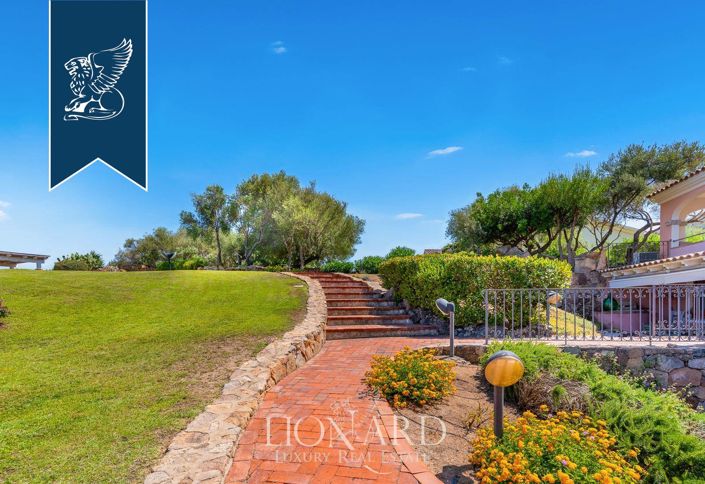 Image No.8-16 Bed Villa for sale