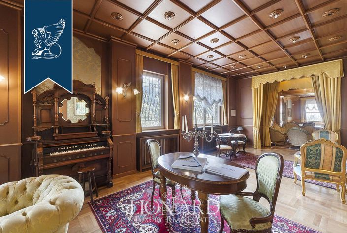 Image No.42-35 Bed Hotel for sale