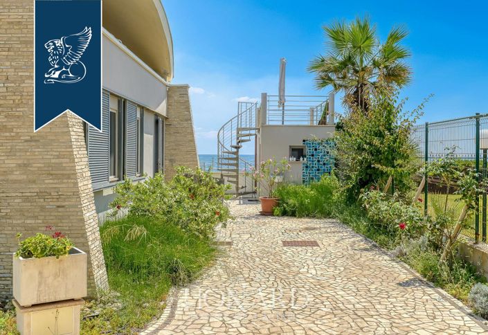 Image No.6-3 Bed Villa for sale