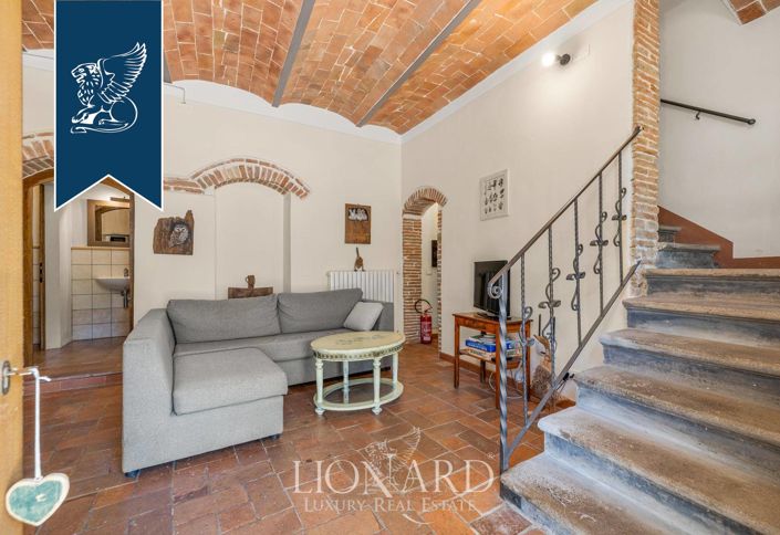 Image No.14-8 Bed Farmhouse for sale