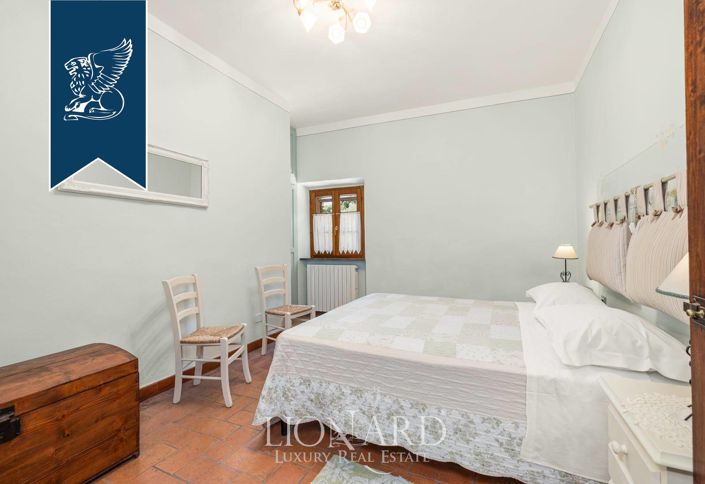 Image No.19-8 Bed Farmhouse for sale