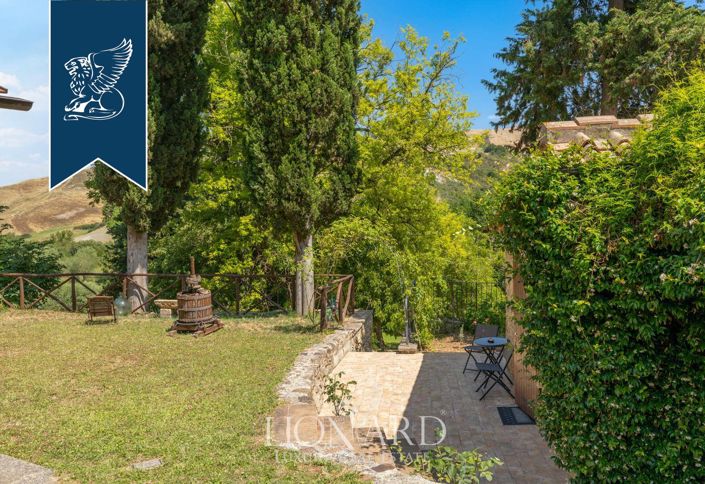 Image No.7-8 Bed Farmhouse for sale