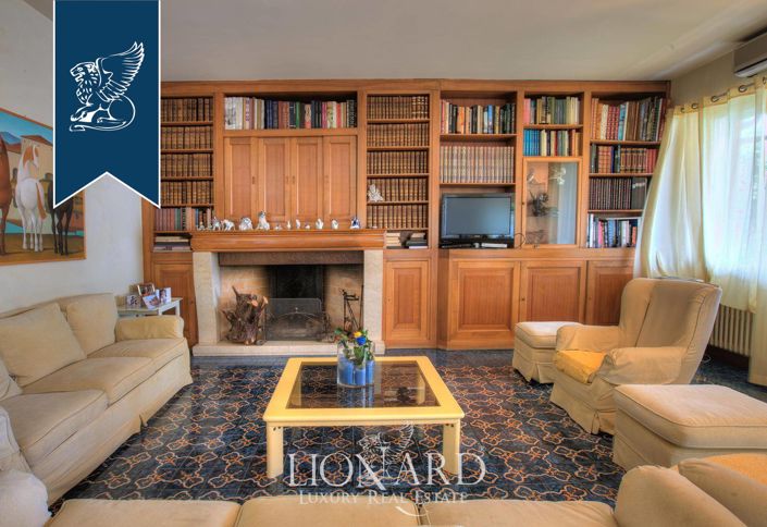 Image No.21-9 Bed Villa for sale