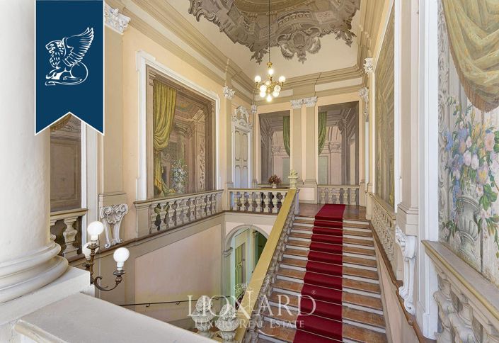 Image No.7-11 Bed Property for sale