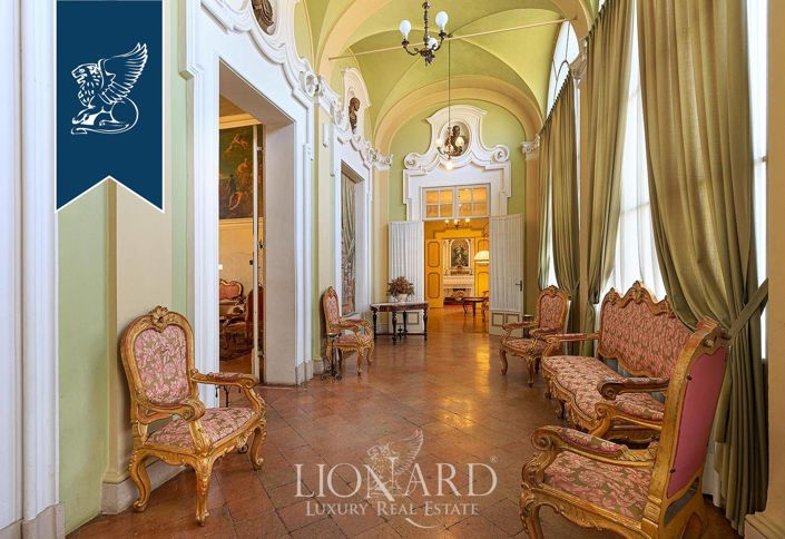 Image No.9-11 Bed Property for sale