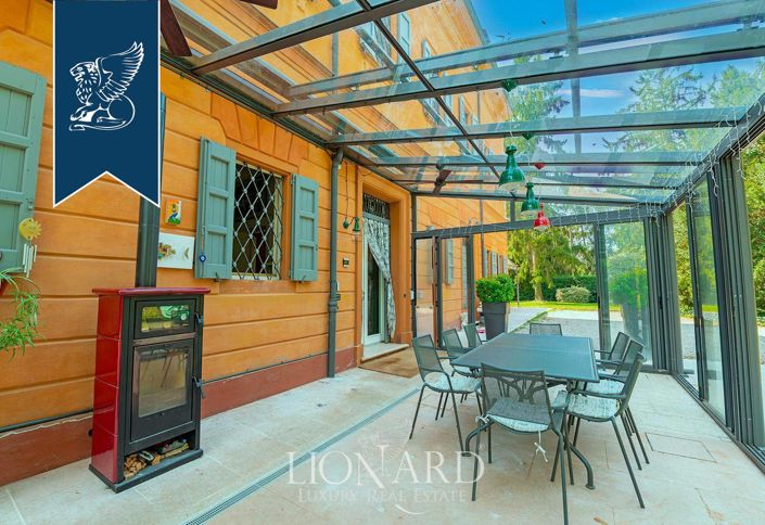 Image No.17-10 Bed Villa for sale