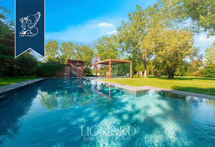 Image No.4-10 Bed Villa for sale