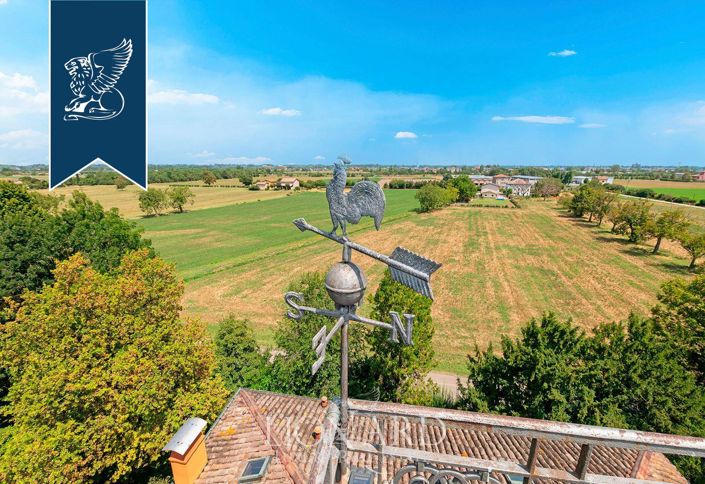 Image No.9-10 Bed Villa for sale