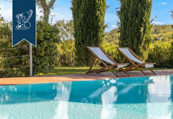 Image No.10-14 Bed Villa for sale