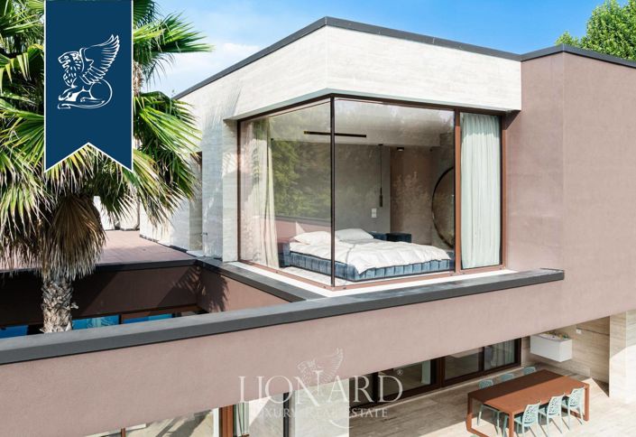 Image No.5-3 Bed Villa for sale