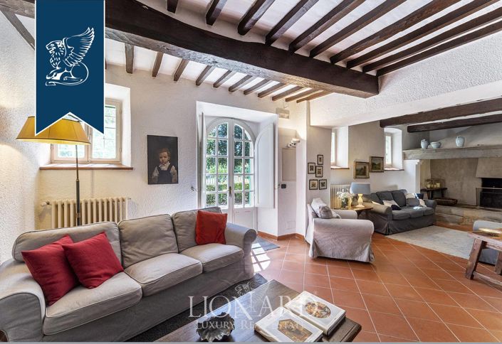 Image No.10-9 Bed Villa for sale