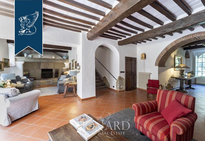 Image No.12-9 Bed Villa for sale