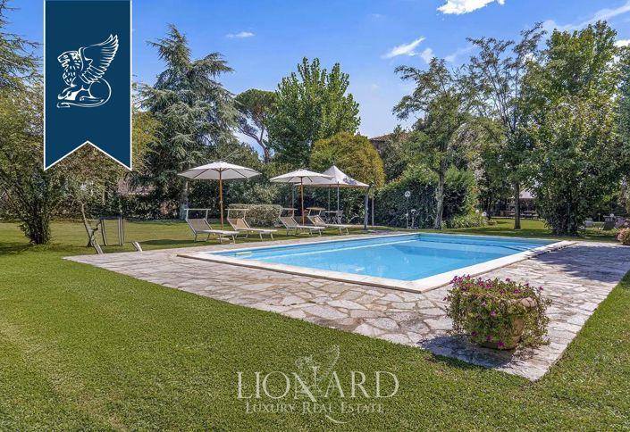 Image No.2-9 Bed Villa for sale