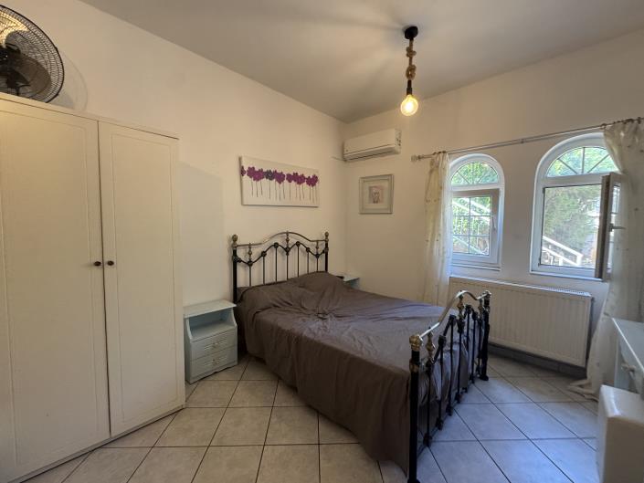 Image No.24-6 Bed Apartment for sale