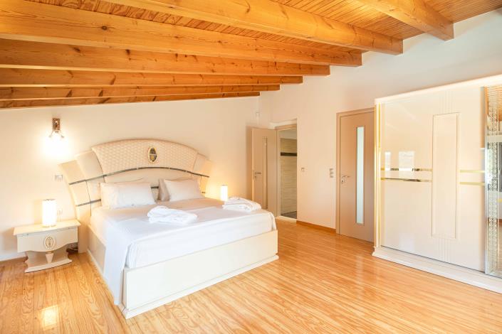 Image No.39-5 Bed Villa for sale