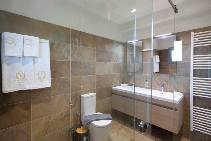 Image No.52-5 Bed Villa for sale