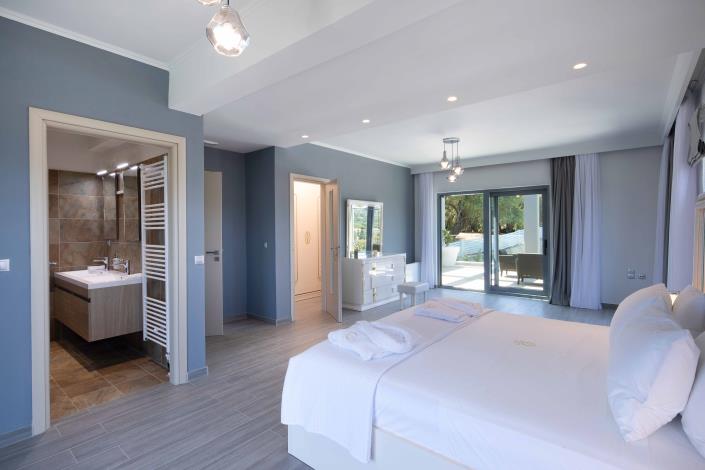 Image No.55-5 Bed Villa for sale