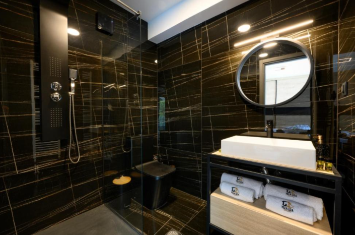 Image No.24-3 Bed Villa for sale