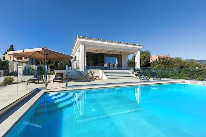 Image No.2-4 Bed Villa / Detached for sale