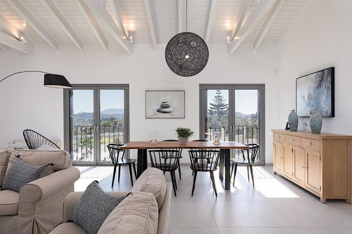 Image No.11-4 Bed Villa / Detached for sale