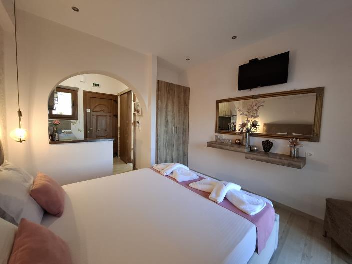 Image No.43-7 Bed House for sale