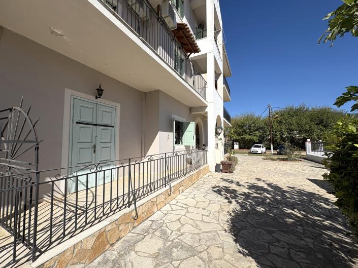 Image No.16-35 Bed House for sale