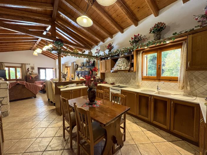 Image No.21-6 Bed House for sale