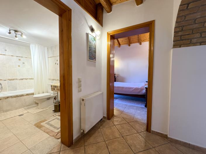 Image No.26-6 Bed House for sale