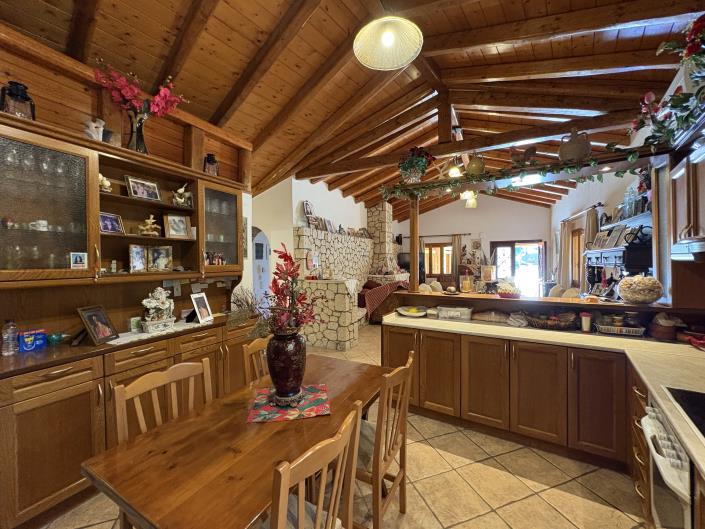 Image No.28-6 Bed House for sale