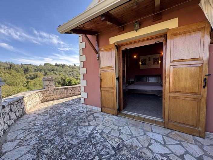 Image No.34-6 Bed House for sale