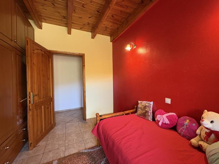 Image No.37-6 Bed House for sale