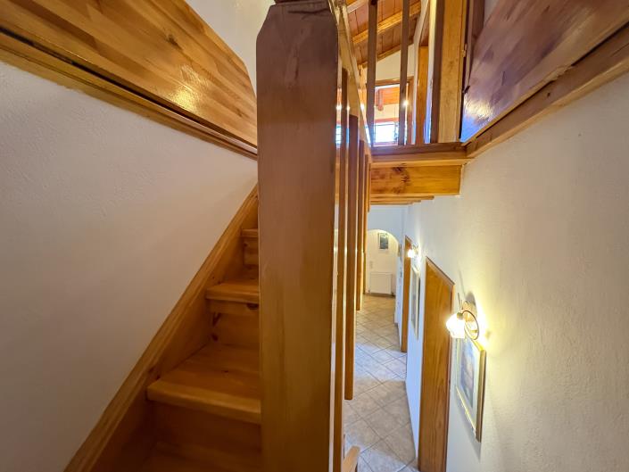 Image No.41-6 Bed House for sale