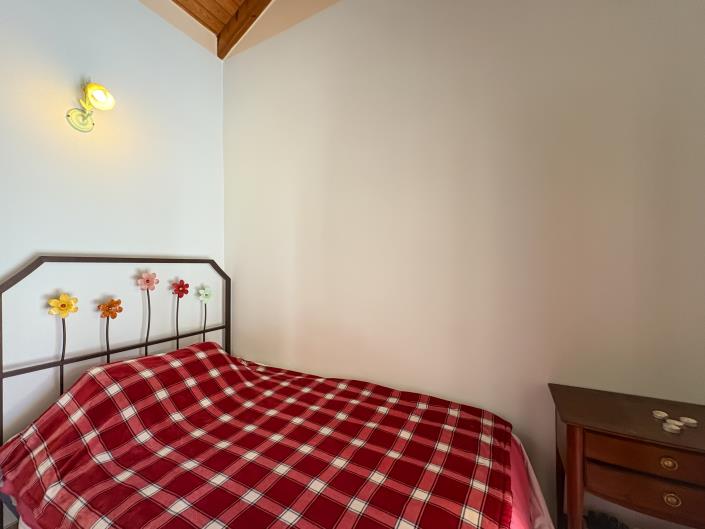 Image No.51-6 Bed House for sale