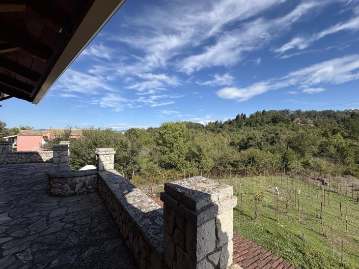 Image No.19-6 Bed House for sale